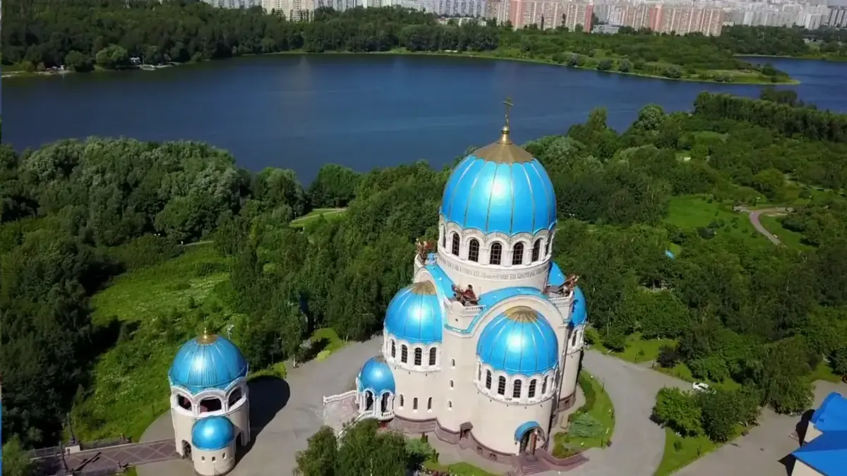 Храм Живоначальной Троицы в честь тысячелетия крещения Руси